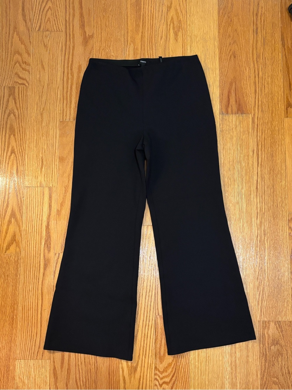 Theory Black Cropped Kick Ankle Pant - Medium